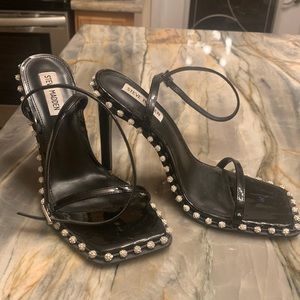Steve Madden beautiful black patent leather with crystal accent stones